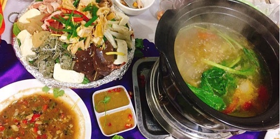 Lẩu lòng bò tại Cầu Diễn